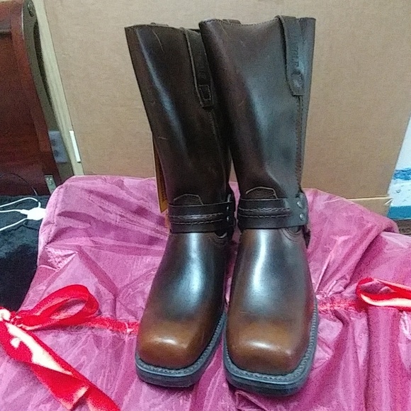 Brand new boots with tag and no box - Picture 2 of 5